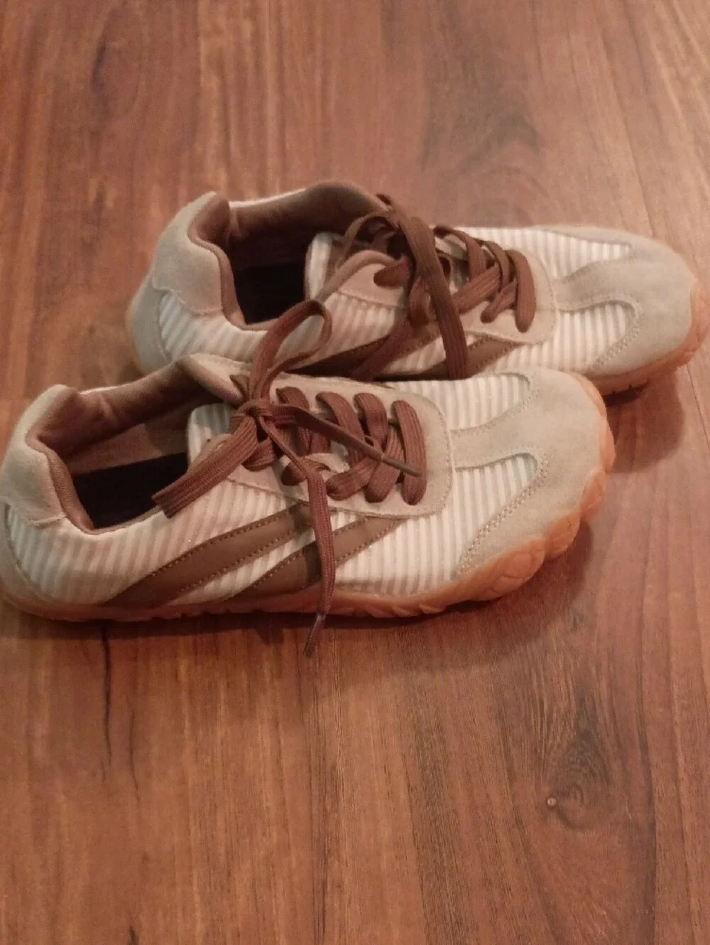 Illustrations Barefoot Sneakers